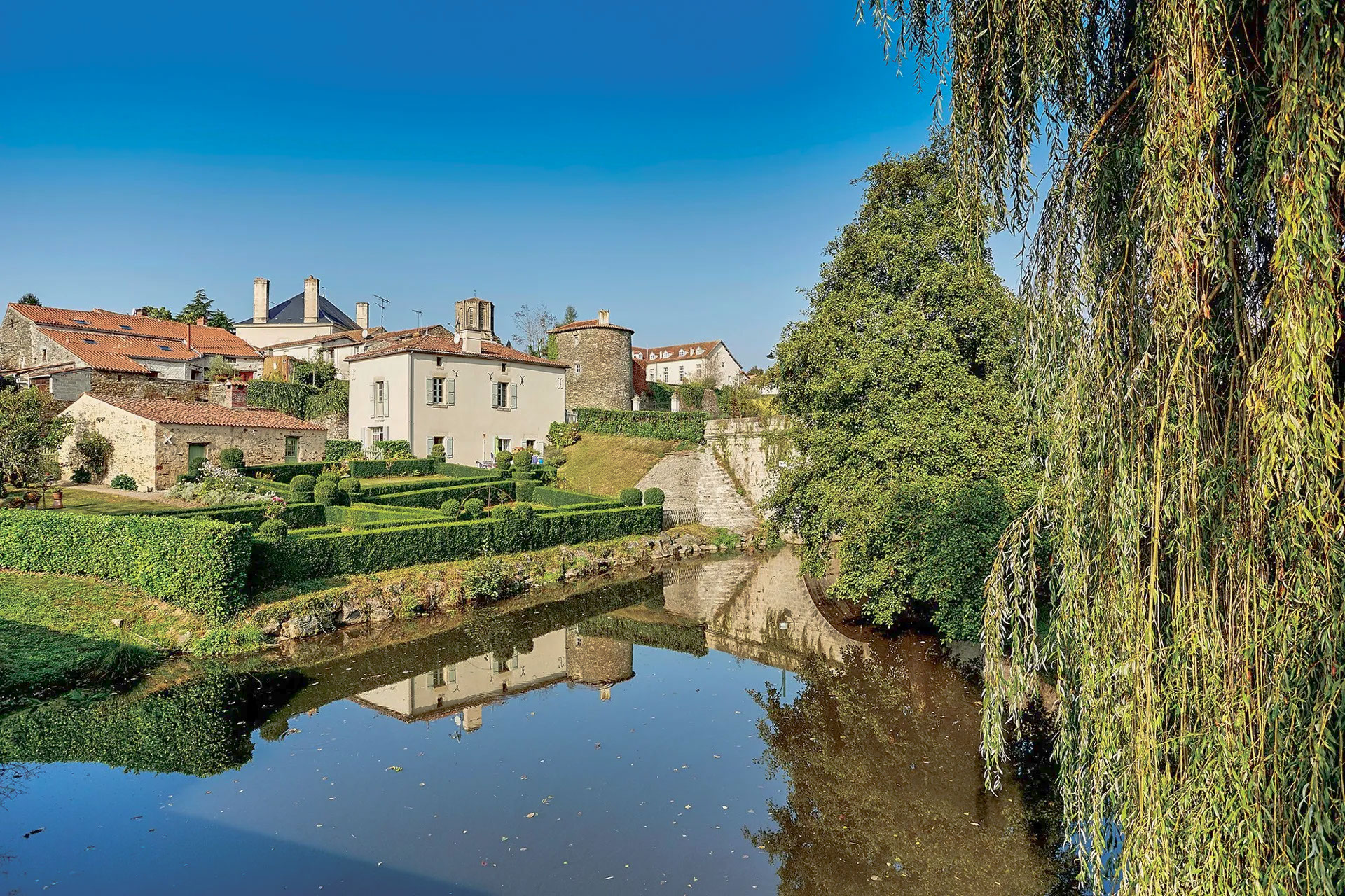 vouvant vue depuis la riviere